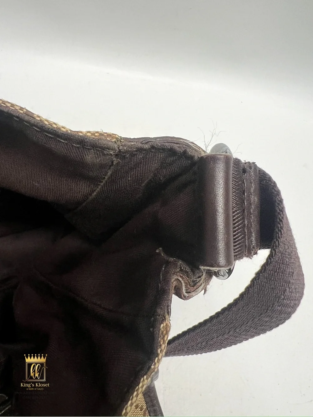 Gucci supreme messenger bag
